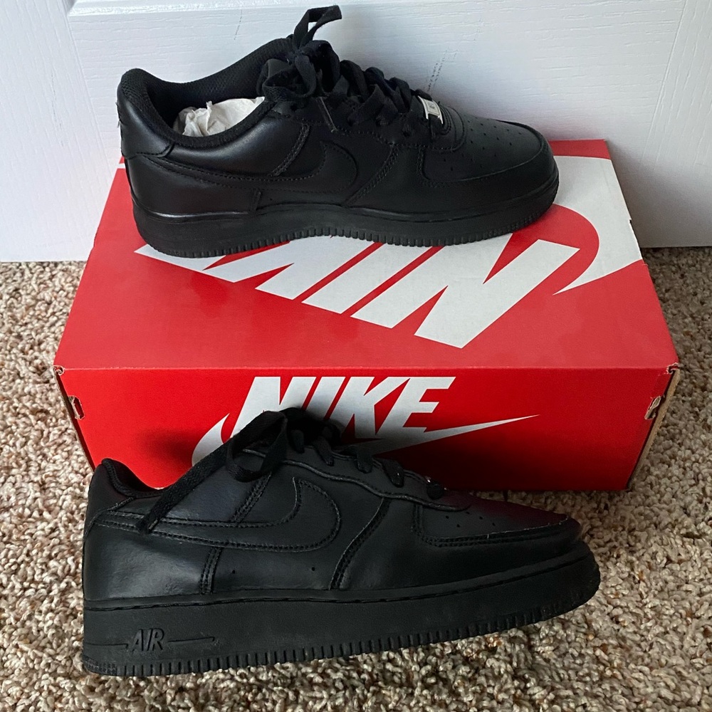 Black Nike Air Force 1